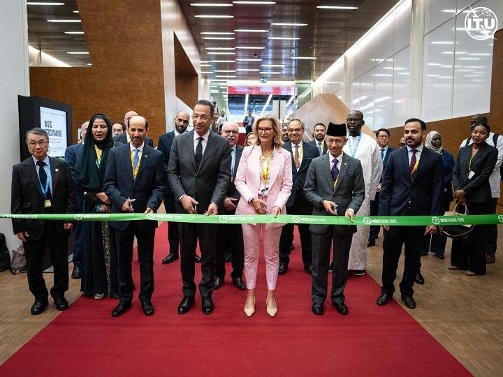 مصر تتسلم رئاسة منتدى القمة ال...
