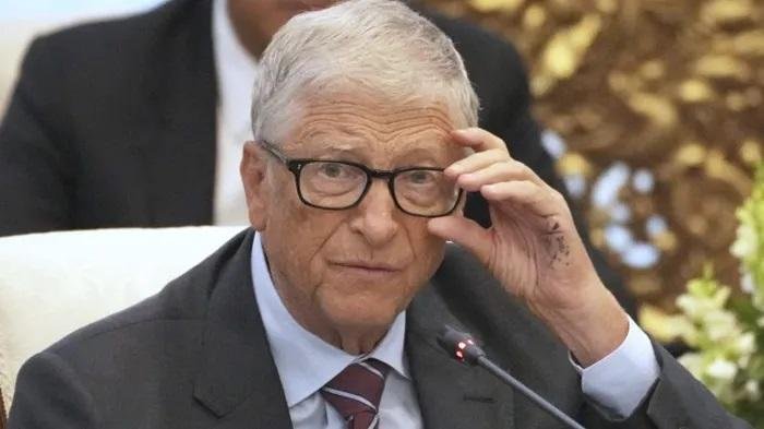 بيل جيتس: تعرضت للابتزاز من قب...