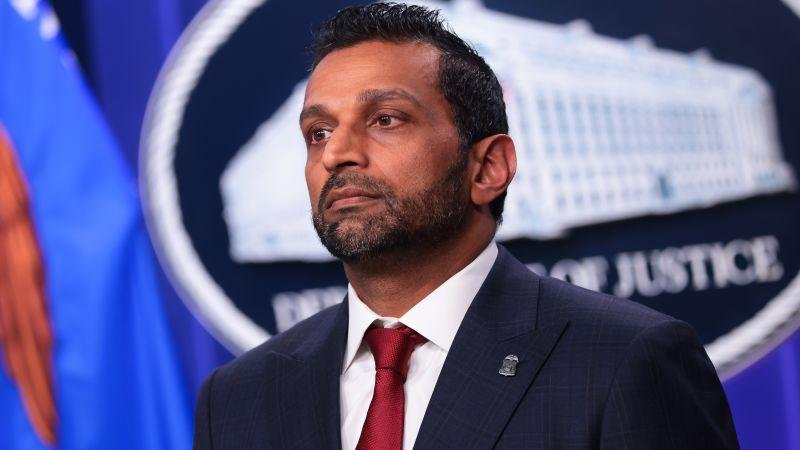 صور جهاز التسجيل الذي وضعه "المهندس السعودي" المتهم بشركة "Open AI" يعيد نشرها مدير FBI