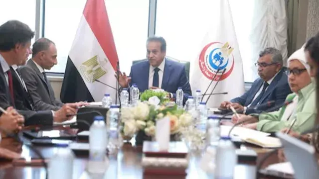 وزير الصحة يبحث مع "إيني" الإي...