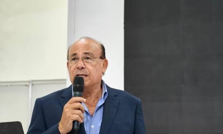 رئيس غرفة صناعات الطباعة والتغ...