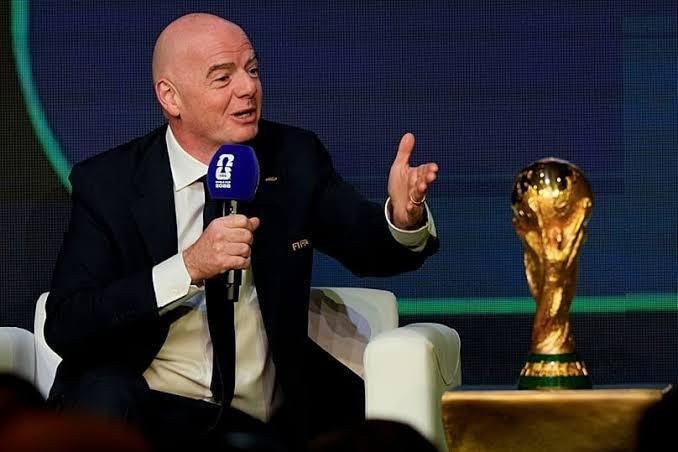 ذا أثلتيك: فيفا يناقش إقامة مو...