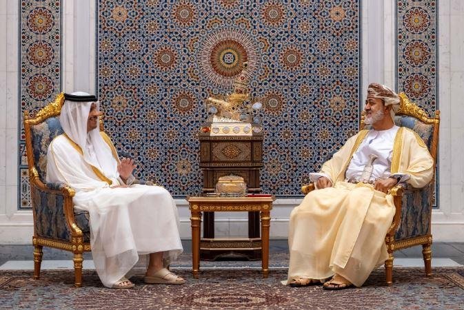 سلطان عمان ورئيس الوزراء القطر...
