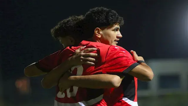 منتخب الشباب يحتفل بنجاح لاعبي...