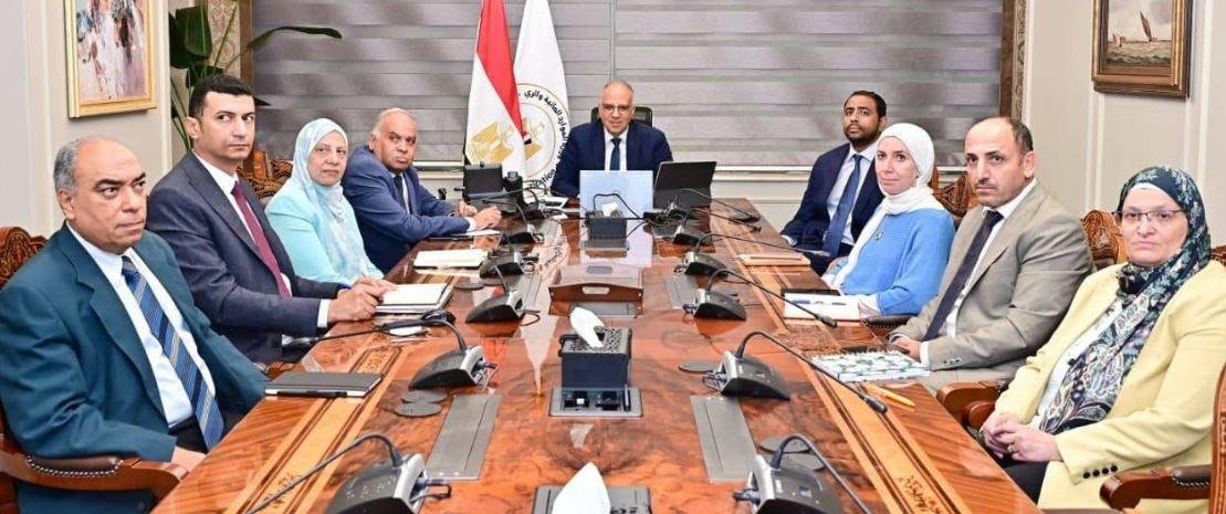 وزير الري يبحث مع الوكالة الأل...