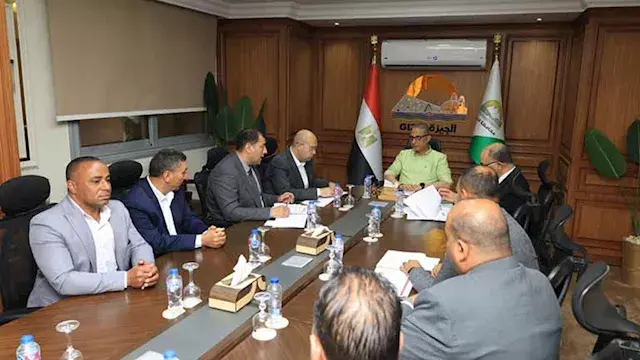 محافظ الجيزة يوجه بحسم ملفات ا...