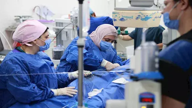 الصحة: خبير إسباني يجري 3 جراح...