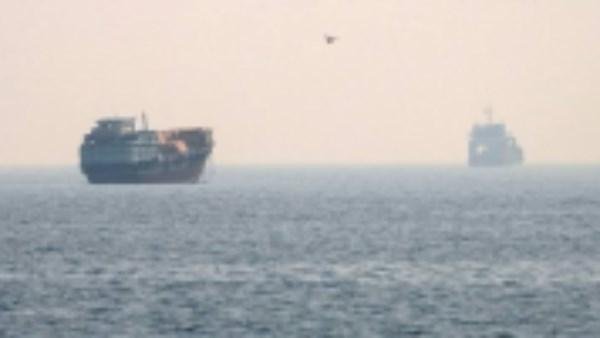إيران: انفجار ناقلة نفط بعد اصطدامها بلغم في مضيق هرمز
