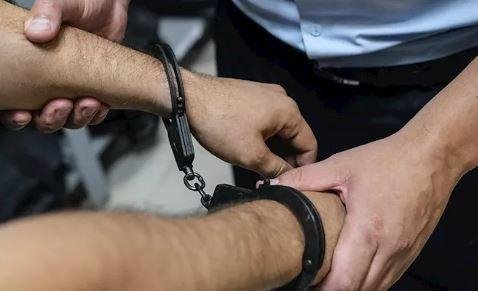 ضبط متهم بالاعتداء على عامل بس...