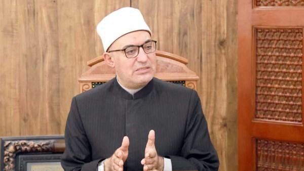 هل يجوز جمع صلاة العصر قبل وقتها بسبب الحاجة؟ .. المفتي يجيب