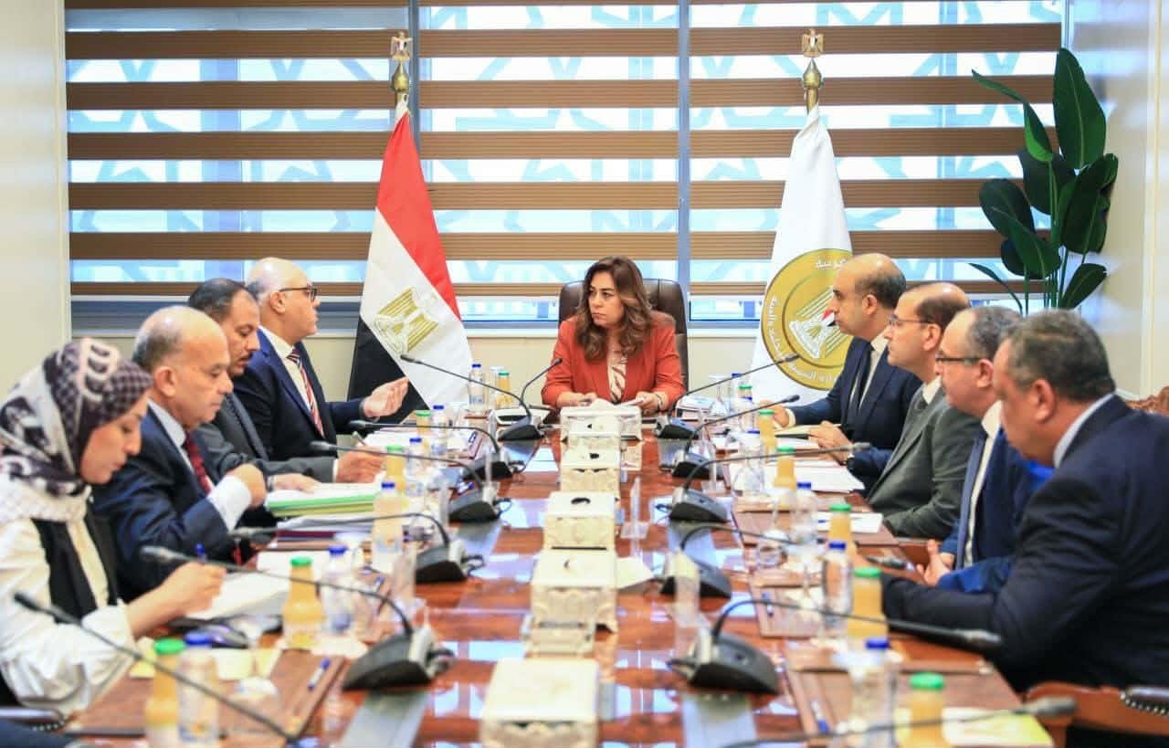 وزيرة التنمية المحلية والبيئة...