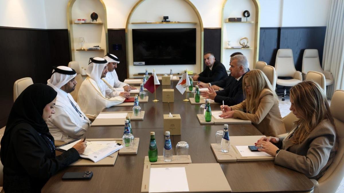 وزير العدل ووزير الدولة لشؤون مجلس الوزراء يجتمع مع وزير العدل والنظام العام في قبرص