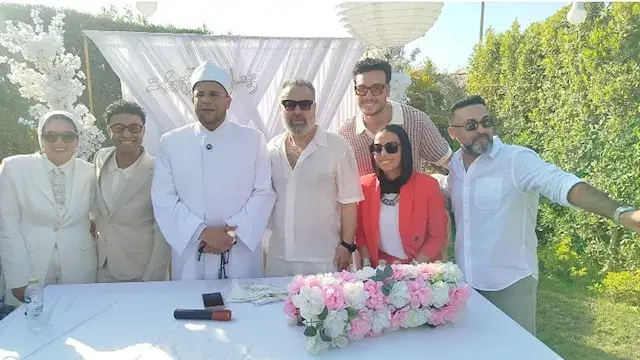 حدث بالفن| فنان يحتفل بعقد قرا...