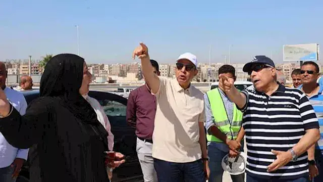 يخدم 20 ألف مسافر يومياً.. محافظ المنيا يتفقد الموقف الإقليمي ـ صور