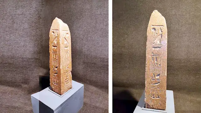 أصغر من متر واحد.. ما قصة مسلة رمسيس الثالث النادرة التي يعرضها متحف الأقصر؟
