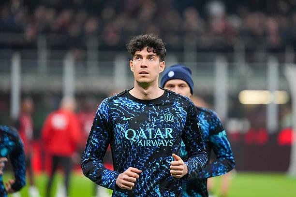 برشلونة يستبعد ضم باستوني ويتج...