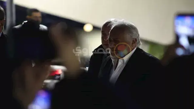 طائرة ورئيس نادي.. 25 صورة ولقطات من عزاء الراحل هاني شاكر