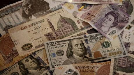 الدولار يسجل مستوى قياسيا جديدا أمام الجنيه لأول مرة منذ 7 أشهر