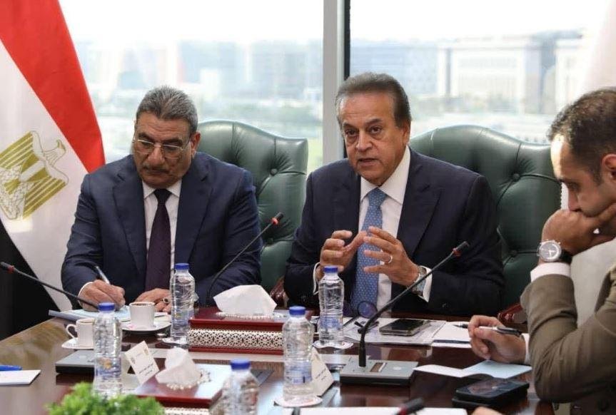 وزير الصحة يتابع الخطوات التنفيذية والتمويلية لإنشاء المدينتين الطبيتين بالعلمين والعاصمة الإدارية الجديدة