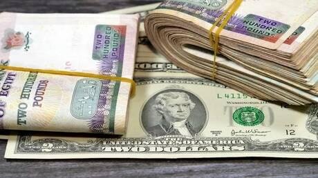 مصر.. الدولار يكسر حاجز الـ 52 جنيها وموجة ارتفاع جديدة تضرب البنوك