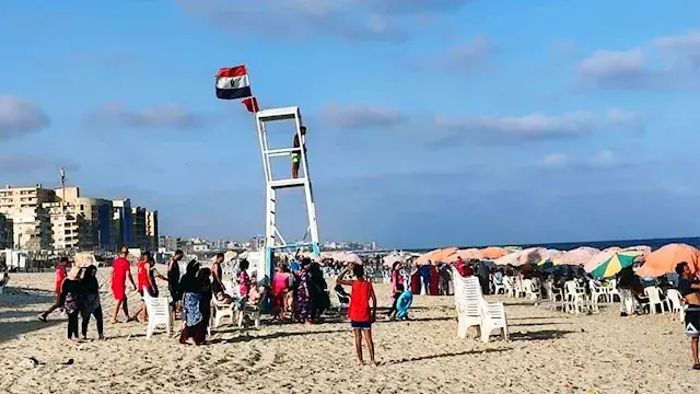أمواج عاتية وتحذيرات عاجلة.. م...