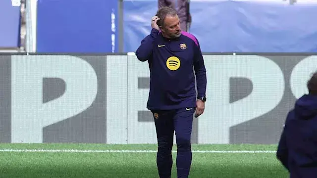 عشب متروبوليتانو يشعل مواجهة برشلونة وأتلتيكو مدريد
