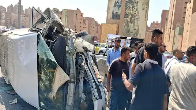 تصادم عدة سيارات أعلى دائري ال...