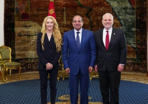 الرئيس السيسي: حل الدولتين أسا...