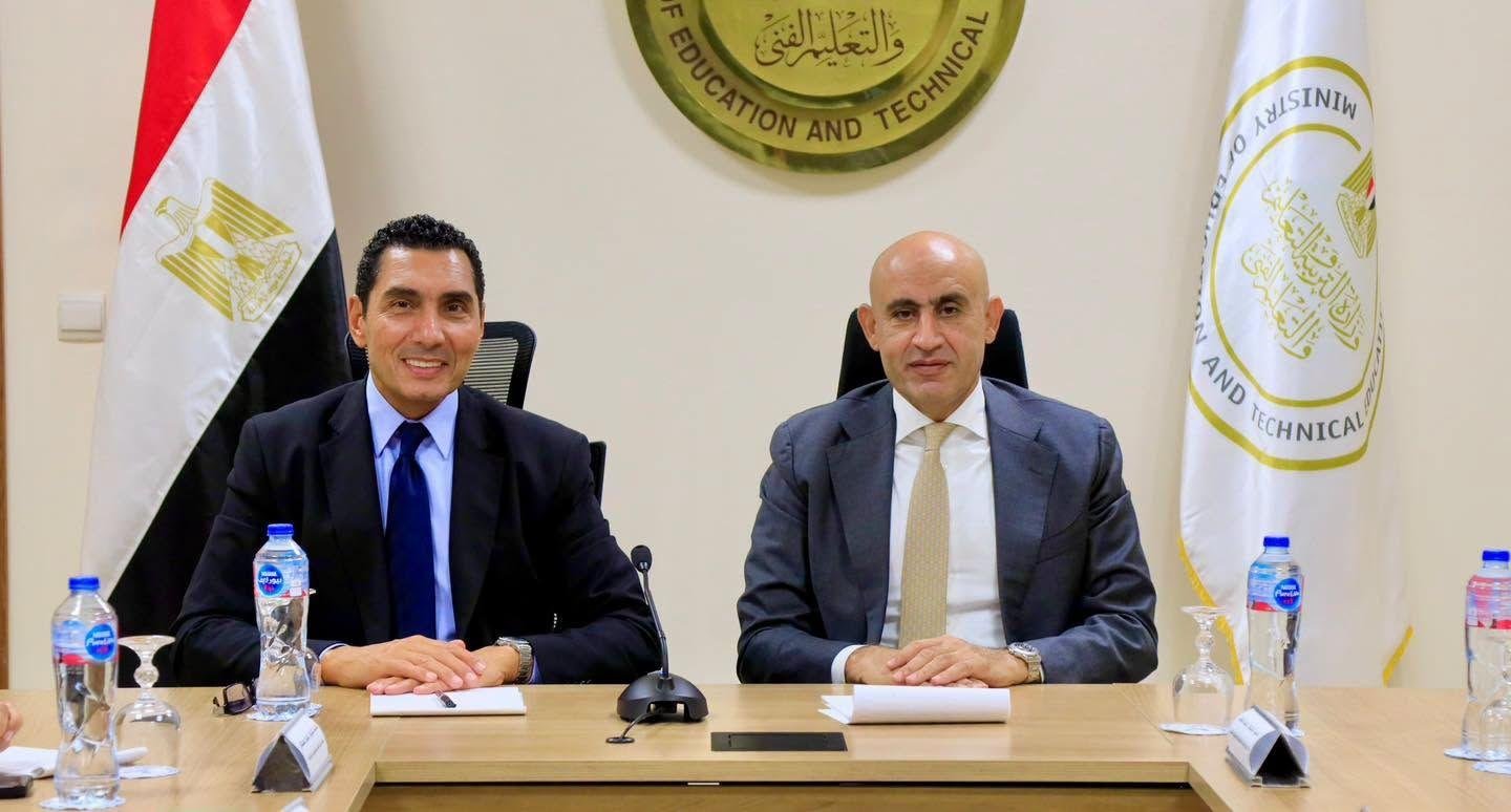وزيرا التعليم والشباب والرياضة...