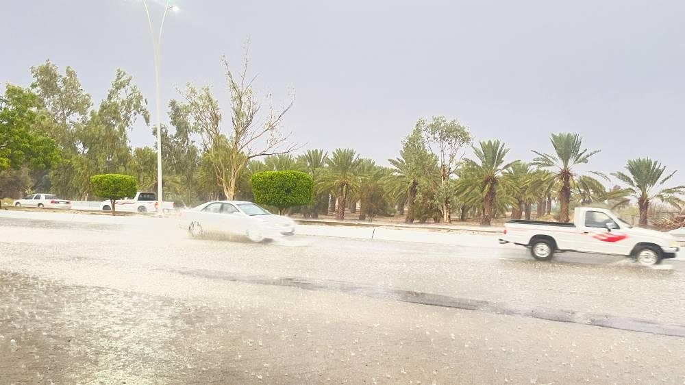 أمطار غزيرة وسيول في الباحة والأرصاد تتوقع استمرار الحالة المطرية