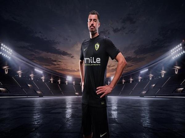 الزمالك يعلن عن زيه البديل في...