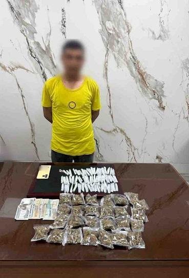 ضبط شخص يروج لبيع المخدرات عبر...