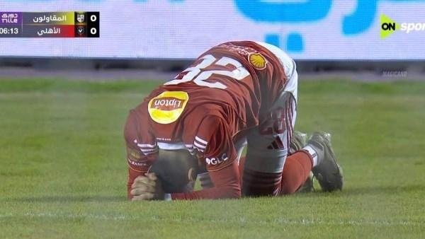 عكس رغبة اللاعب.. الأهلي يتمسك ببقاء كريم فؤاد ويرفض إعارته