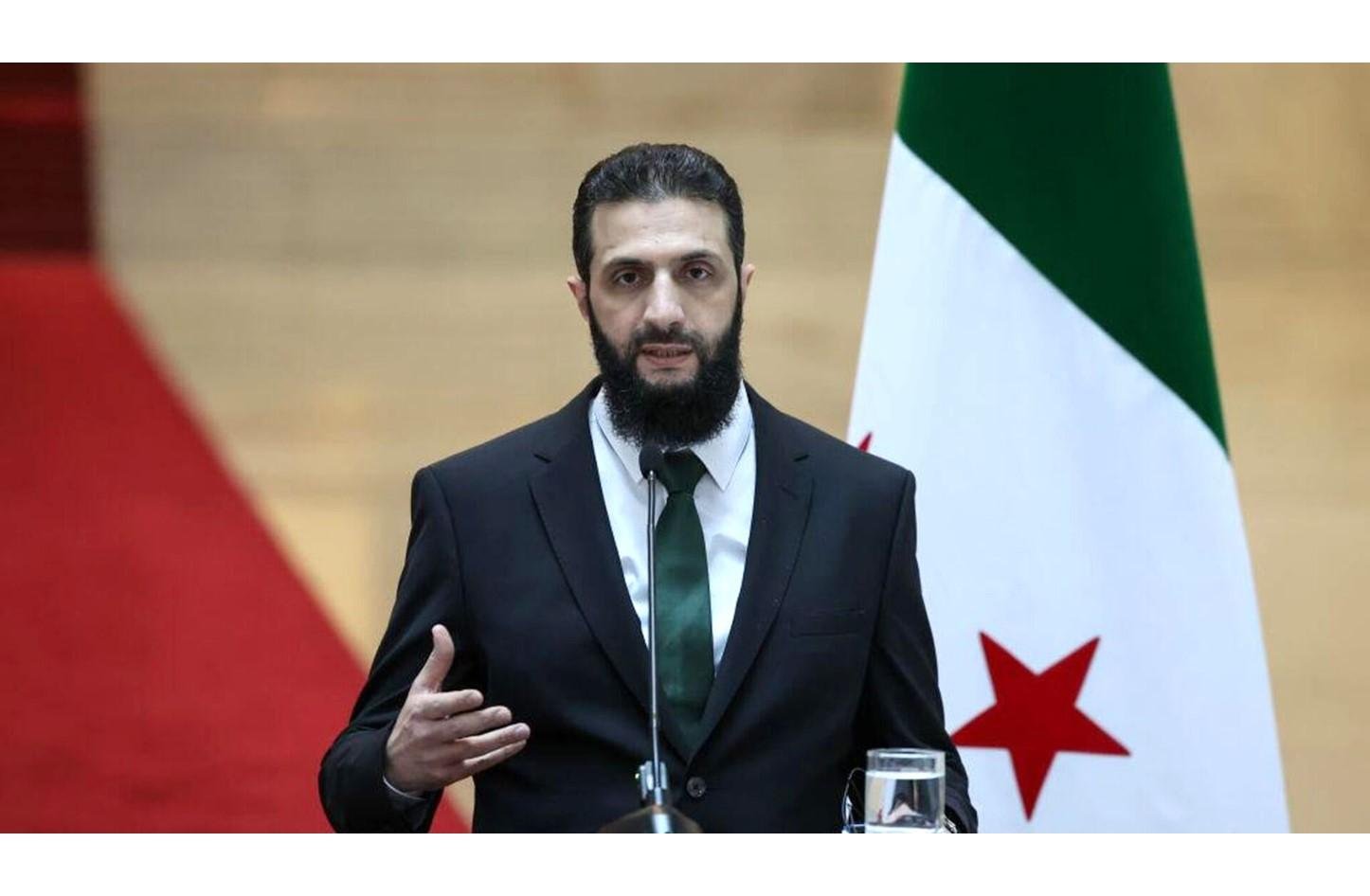 عقب حل قسد.. الرئيس السوري يبح...