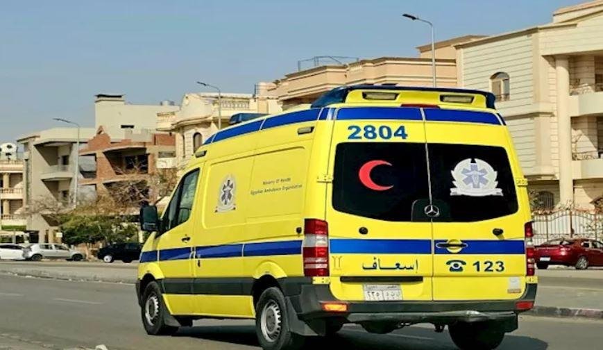إصابة شخصين إثر انقلاب تروسيكل...