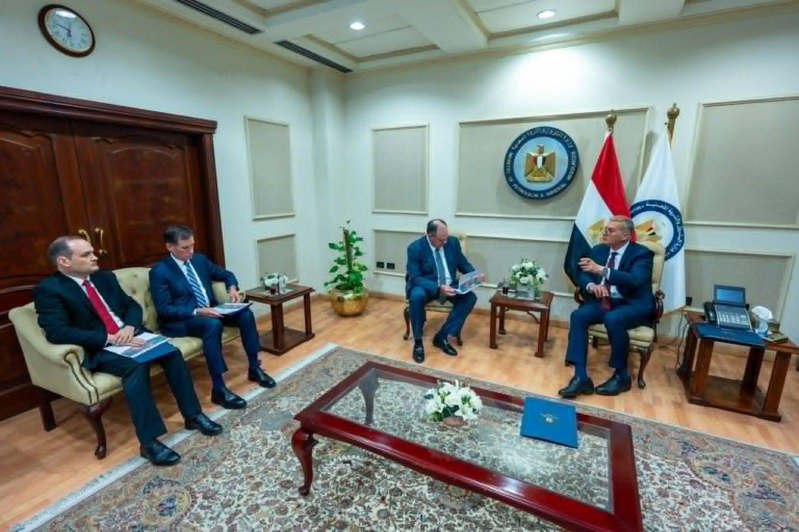 بعد كشف واندا الغازي.. وزير ال...