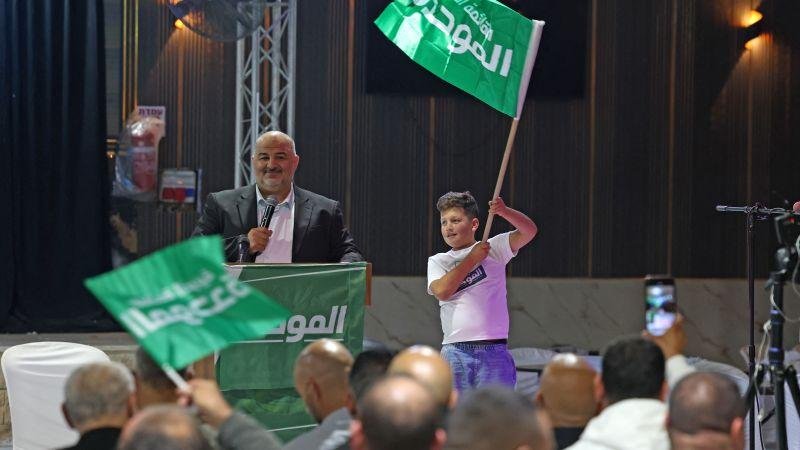 الأحزاب العربية تحتفل بعد مؤشرات على تحقيق تمثيل "قياسي" في الكنيست