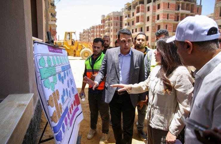 وزيرة الإسكان تتابع معدلات تنف...