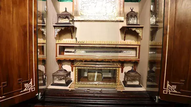 قصة سيف" الغضب" داخل مسجد الحس...