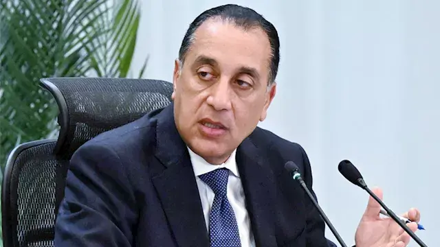 مدبولي يبدأ جولة موسعة لافتتاح وتفقد عدد من المشروعات بالجيزة