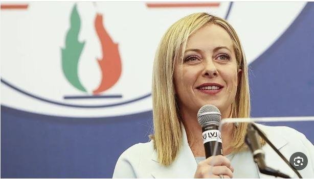 رئيسة الوزراء الإيطالية: أستكم...