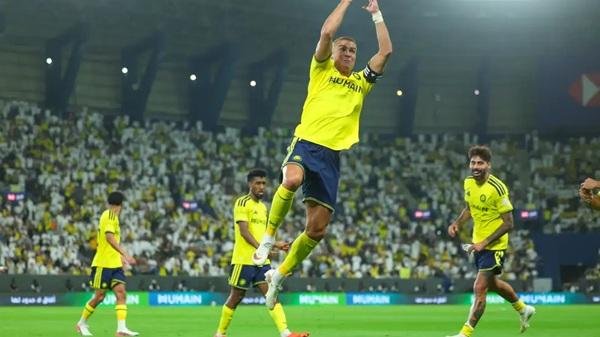 رونالدو يقود هجوم النصر أمام ا...