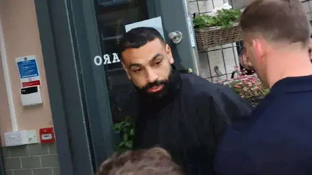 بالصور والفيديو.. حفل وداع مؤثر لمحمد صلاح في ليفربول