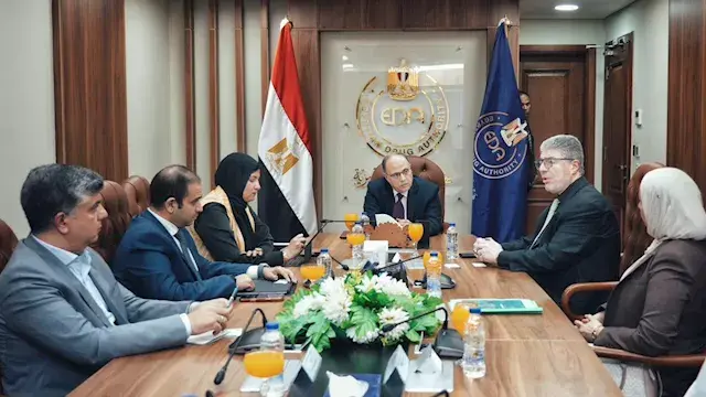 رئيس هيئة الدواء يستقبل وفد "الاعتماد الأمريكية" لتعزيز التعاون
