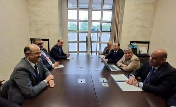وزير العمل يبحث مع نظيره البحر...