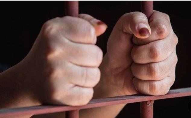 السجن 6 سنوات لخبيرة تجميل أرد...