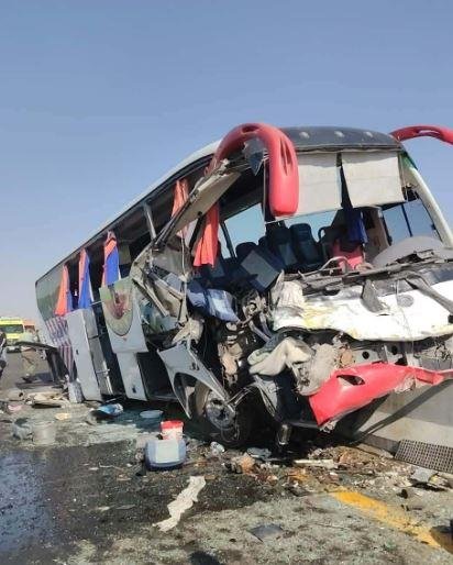 إصابة 15 شخصا في حادث اصطدام أ...