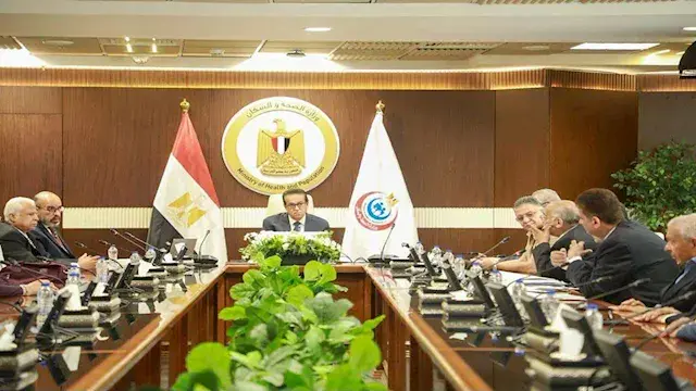 بمشاركة مجدي يعقوب.. وزير الصح...
