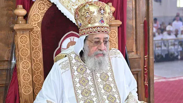 البابا تواضروس يرسم 3 كهنة جدد...