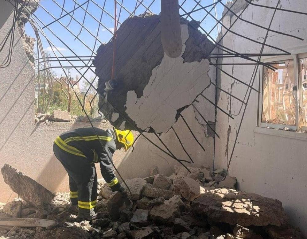 إصابتان وأضرار مادية إثر سقوط شظايا اعتراض صاروخين حوثيين في خميس مشيط وأحد رفيدة